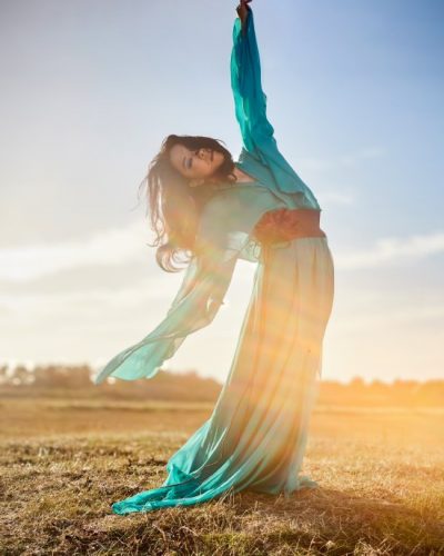 girl-with-yellow-dress